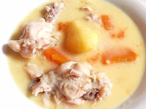 圧力鍋で時短!手羽元のシンプルなクリームシチュー♪